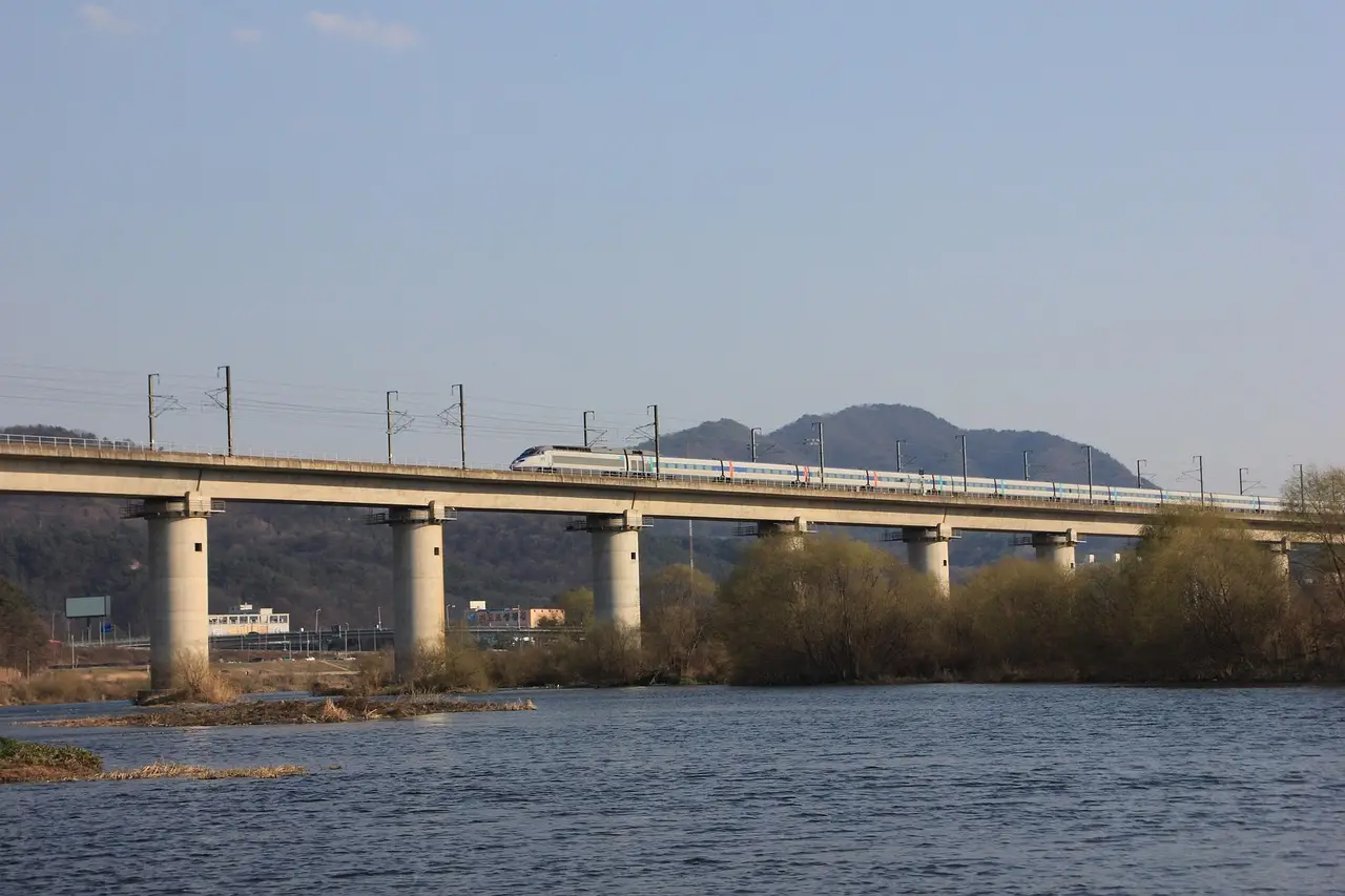 California High-Speed Rail Authority's latest business plan violates state law, raises many questions - KCRA